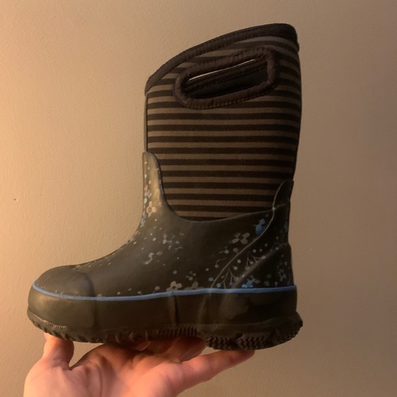 Loved size 9 Bogs - Picture 5 of 10